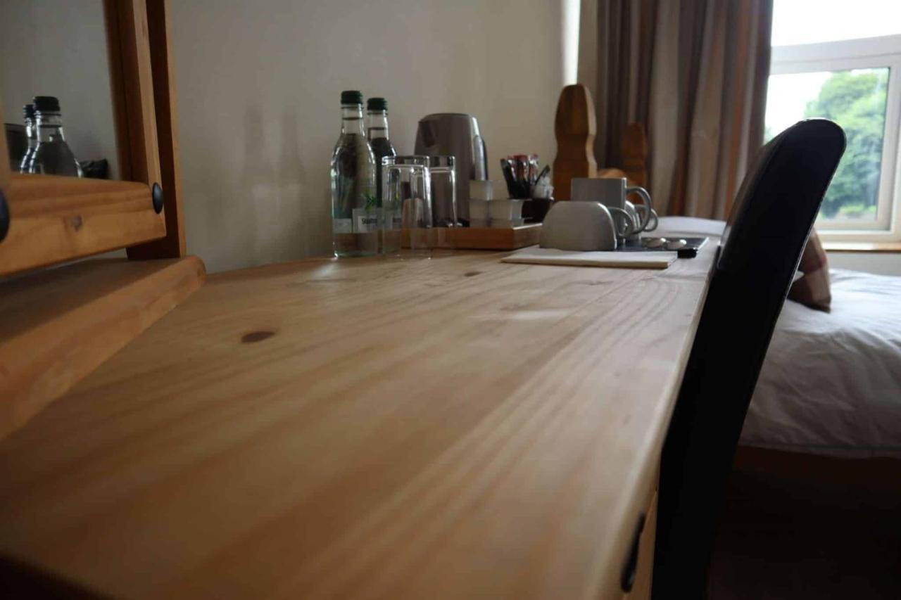 The Hare & Hounds Inn Foulridge Екстериор снимка